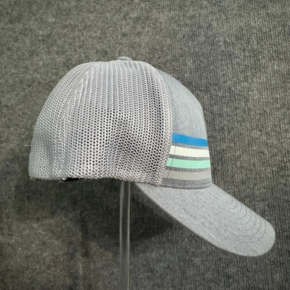 TravisMathew Mens Gray Striped Trucker Hat Flexfit 110 Snapback Golf Cap